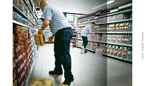 Análise ergonômica do trabalho em supermercado